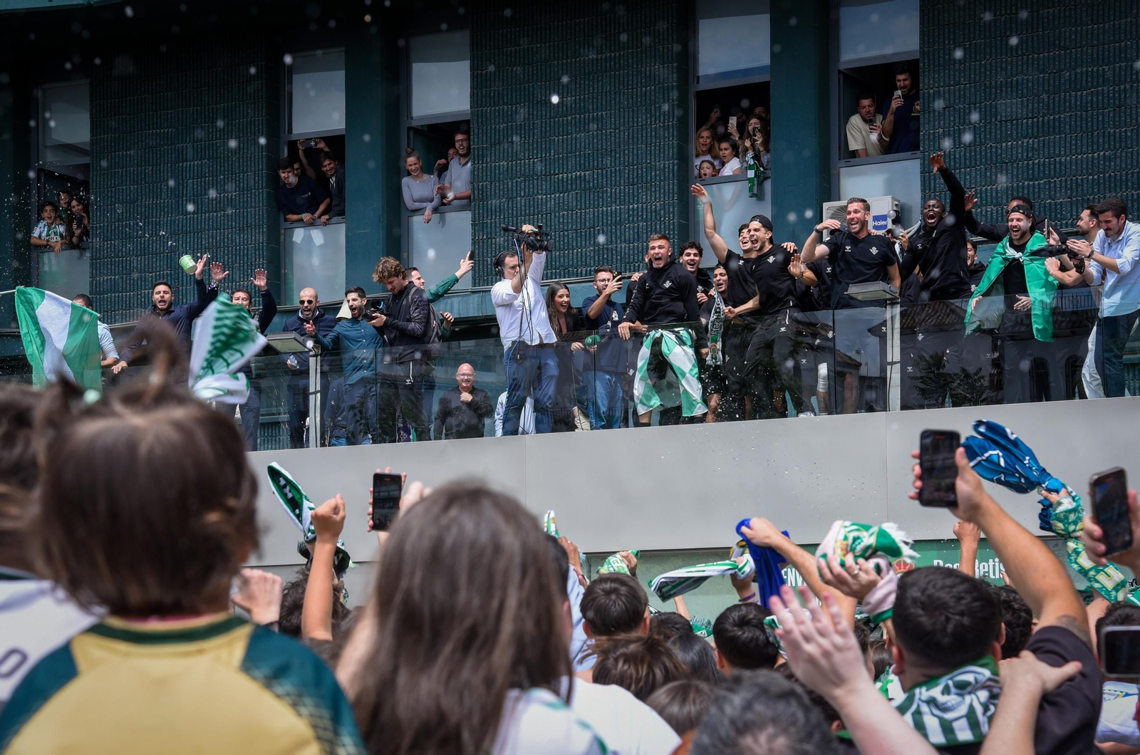 La celebración del Betis en el Villamarín