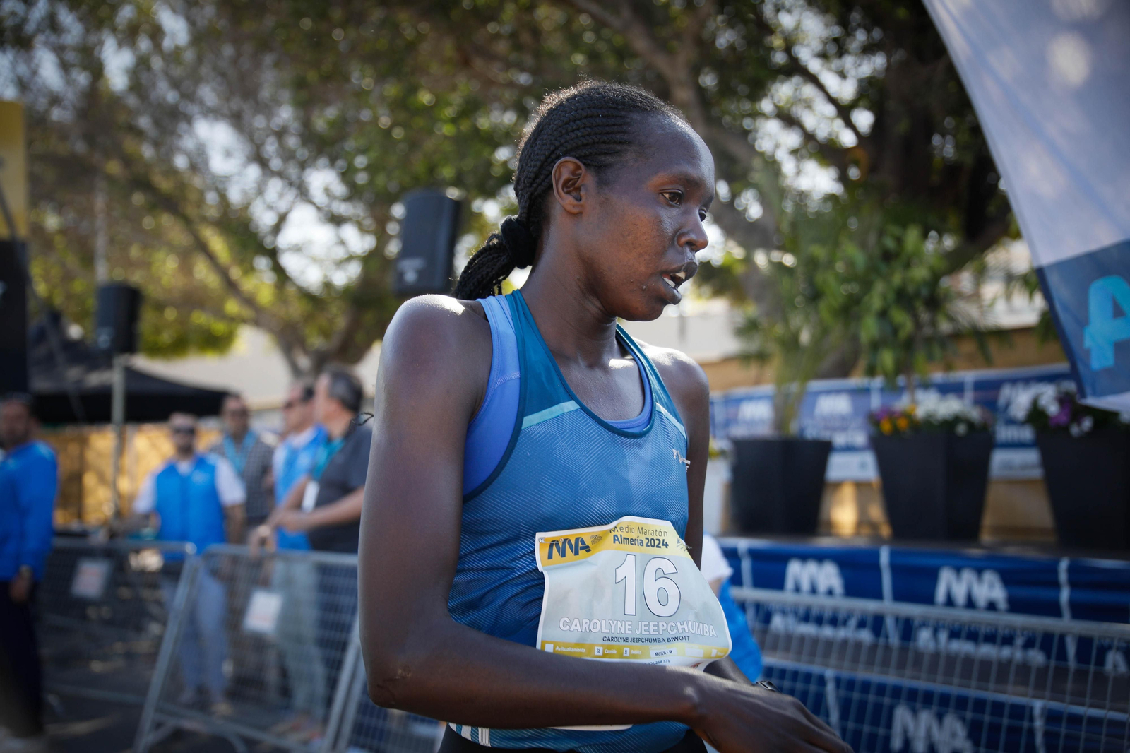 Imágenes de la llegada de la Media maratón Ciudad de Almería