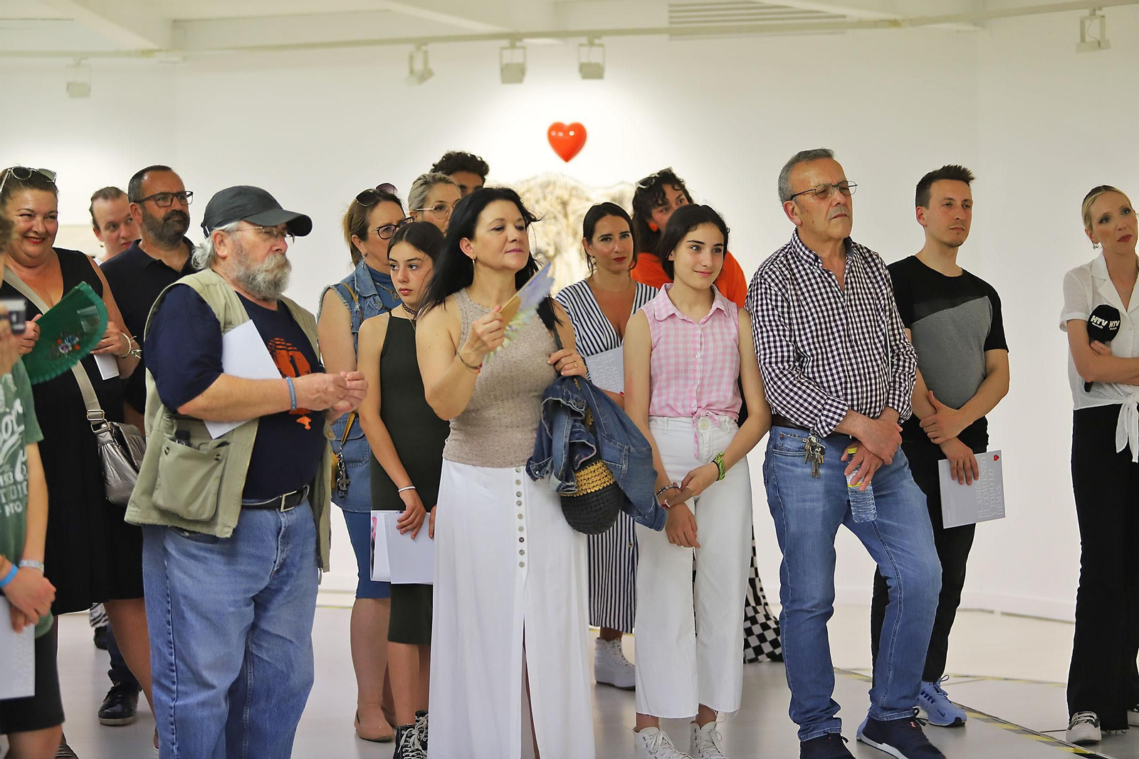 Imágenes de la exposición del artista onubense Wild Welva titulada 'El adiós, el comienzo y todo lo demás'.