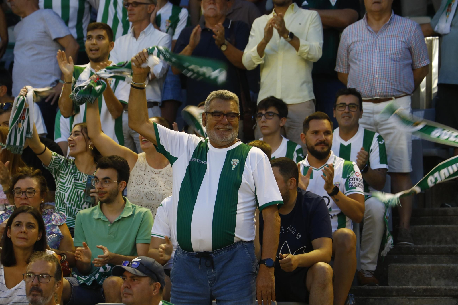 Las mejores fotos del ambiente en El Arcángel para el Córdoba CF - Deportivo