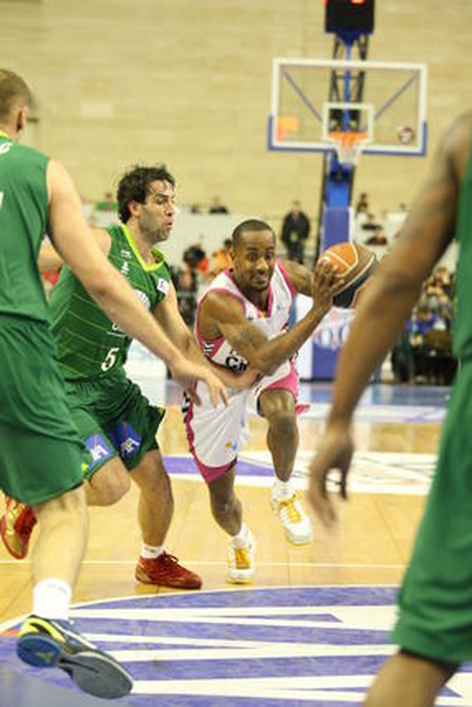 El Banca Cívica se mete en semifinales de la Copa del Rey a costa de Unicaja (65-77). / ACB Photo