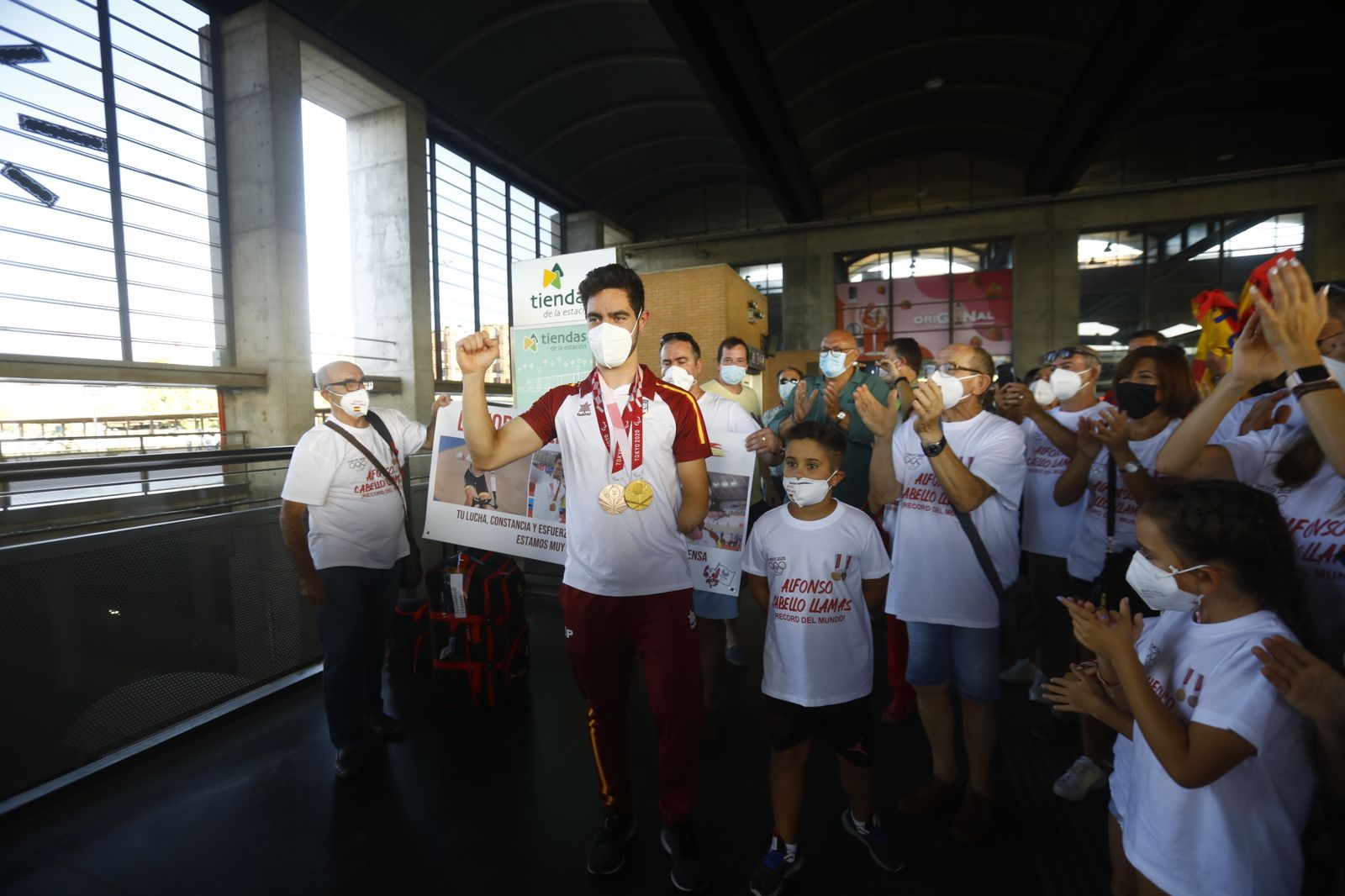 El recibimiento a Alfonso Cabello en Córdoba, en imágenes