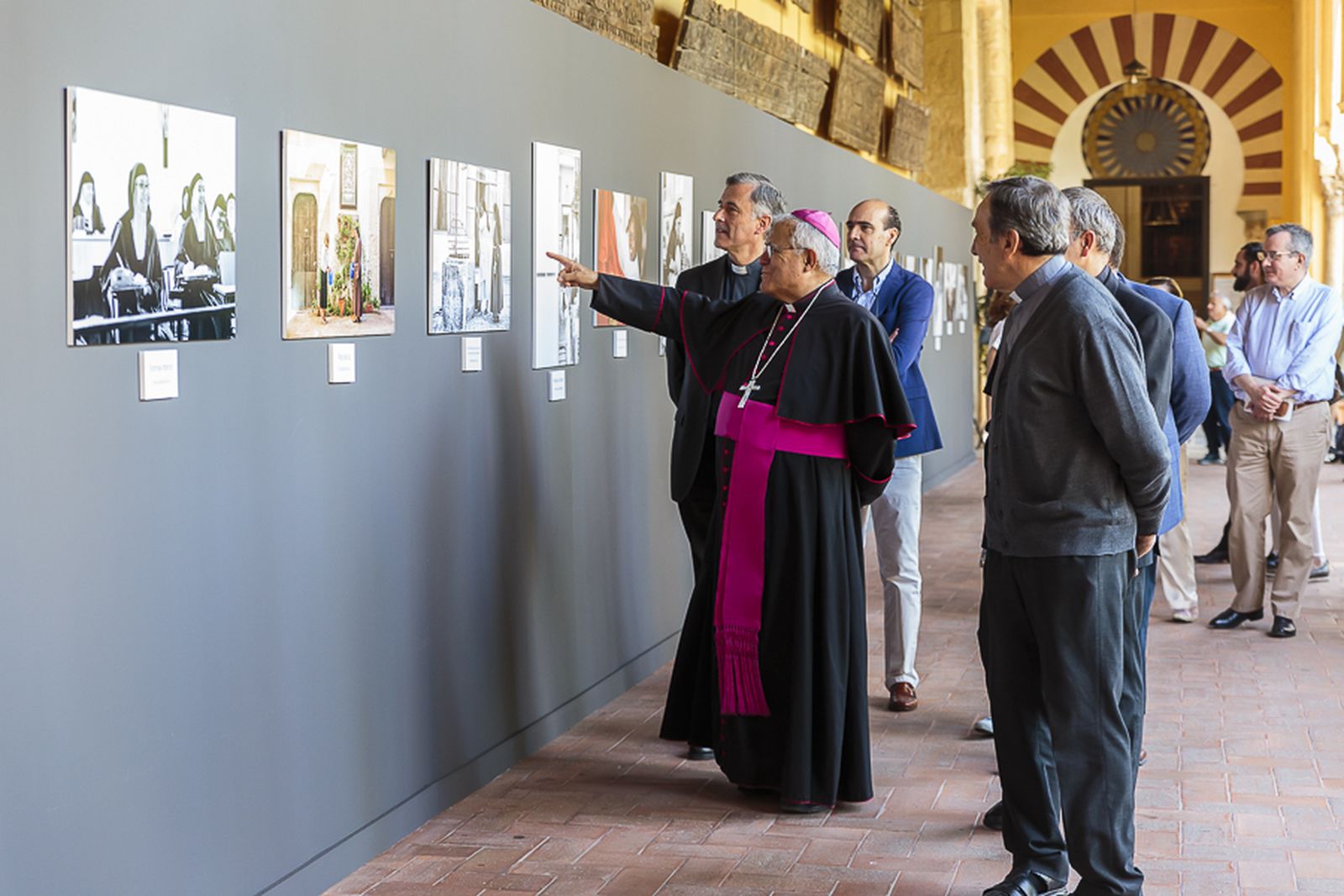 La exposición 'Ventanas al cielo. Dentro de la clausura' de Córdoba, en imágenes