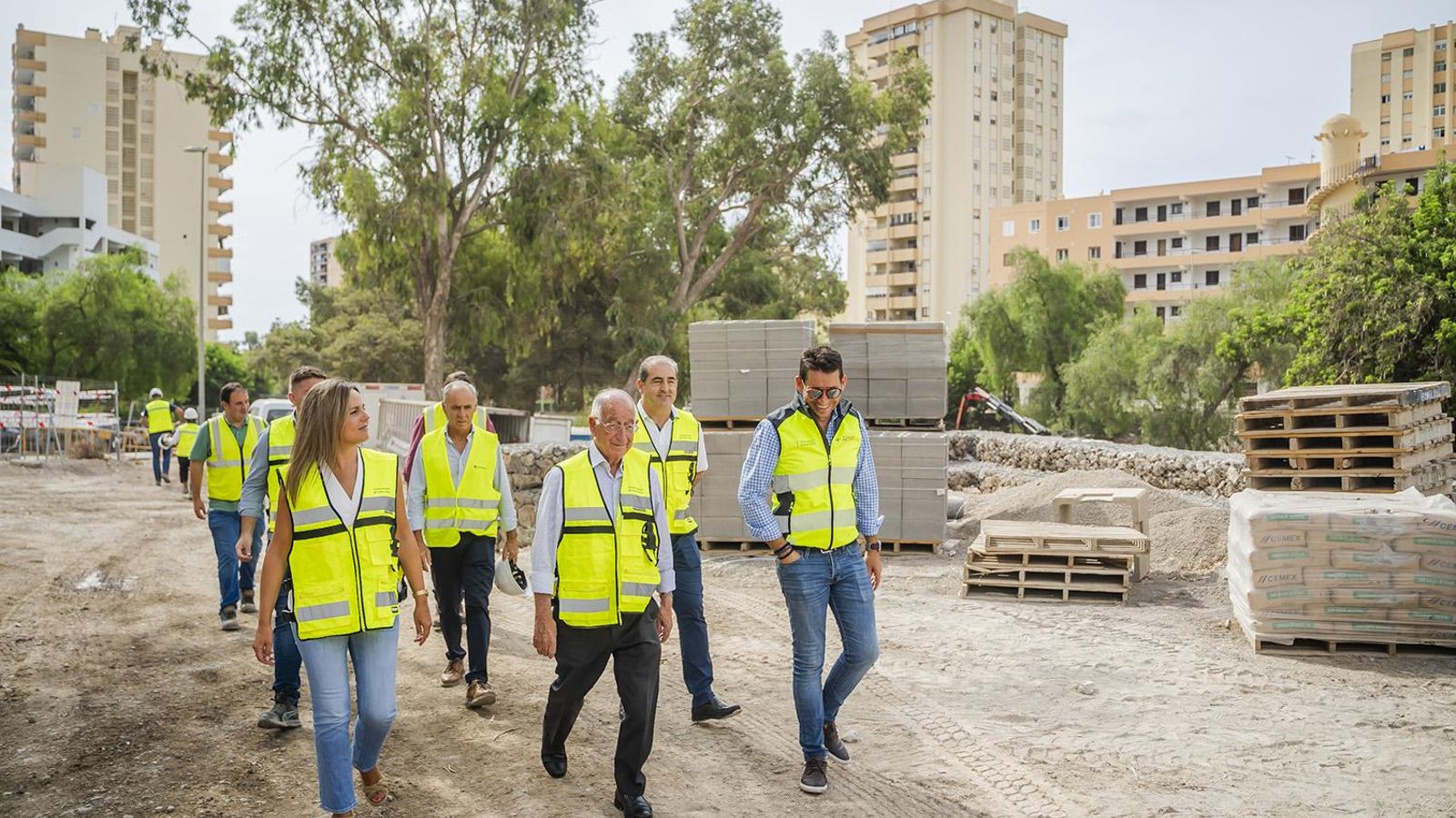 Visita institucional a los trabajos en la Rambla de San Antonio.