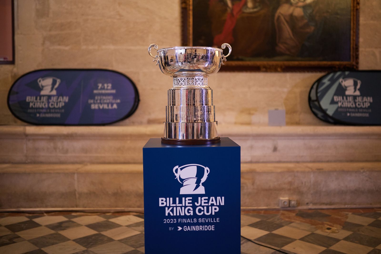 Las fotos de la Copa Billie Jean King con el alcalde jugando al tenis
