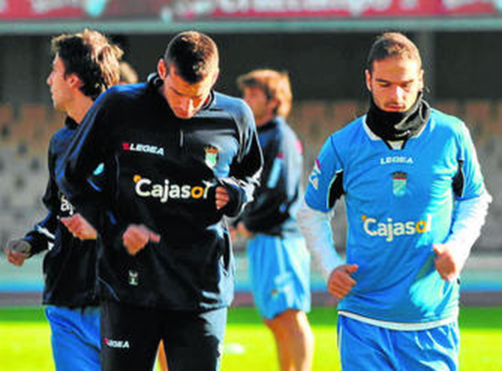 Lombán podría perderse el partido de mañana por una lesión y Perone podría suplirle.