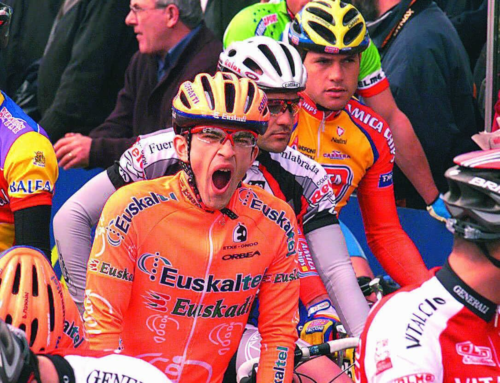 Bostezos en el pelotón ciclista.