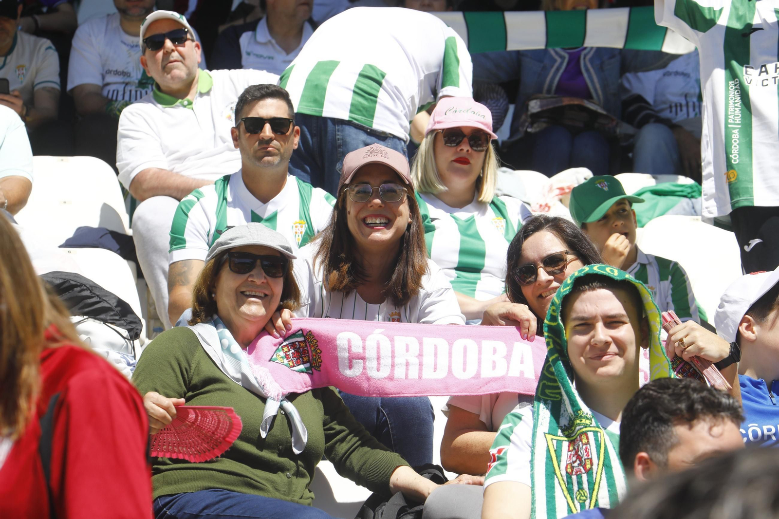 Las fotos del ambiente en El Arcángel para el Córdoba CF - Elche