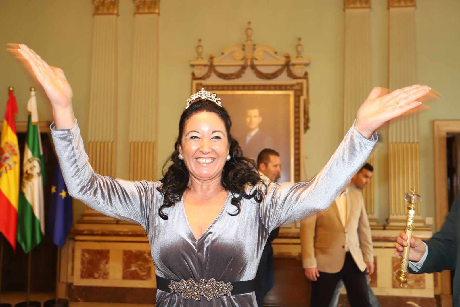 Felisa Fernández con la corona que la acredita como Estrella de la Ilusión.
