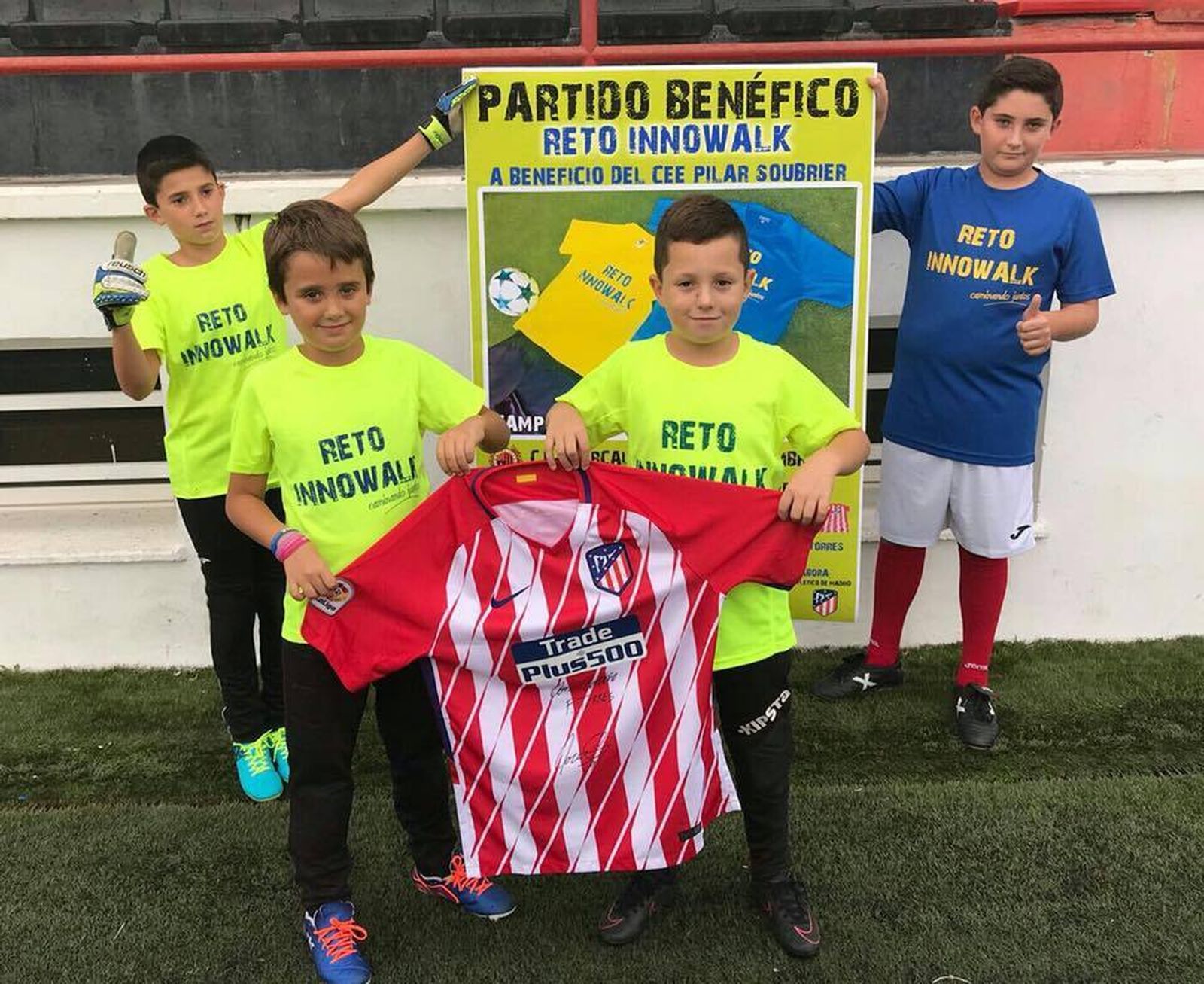 Se sorteará una camiseta donada por el Atlético, firmada por Fernando Torres.