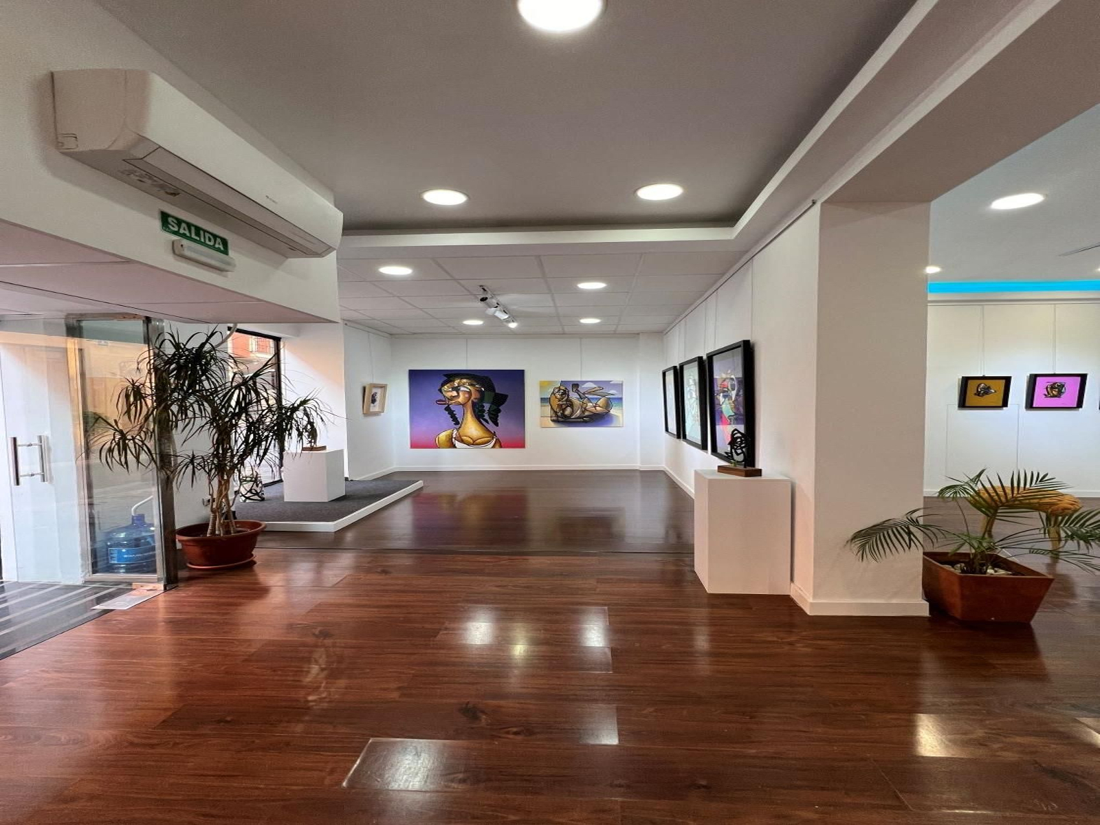 Así es Rampa: la nueva galería de arte contemporáneo con obras de Belin en el centro de Linares