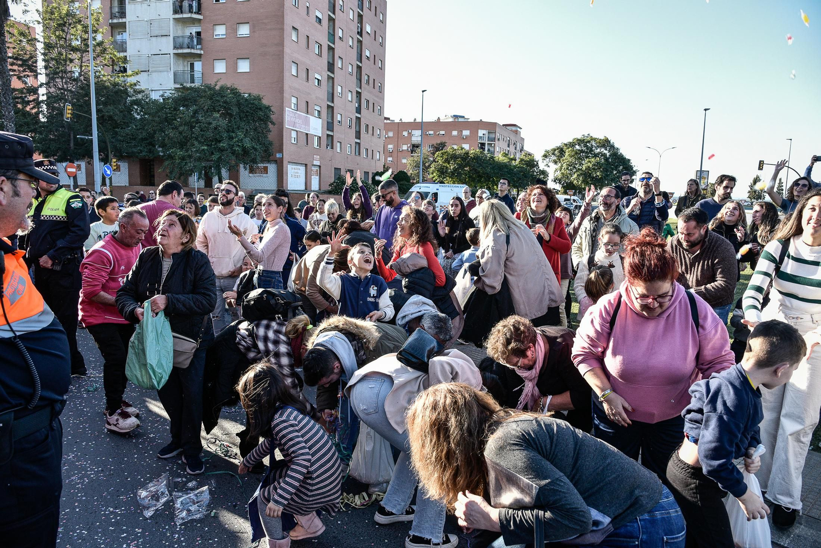 Imágenes del público en las cabalgatas por La Orden, Cardeñas y Las Colonias