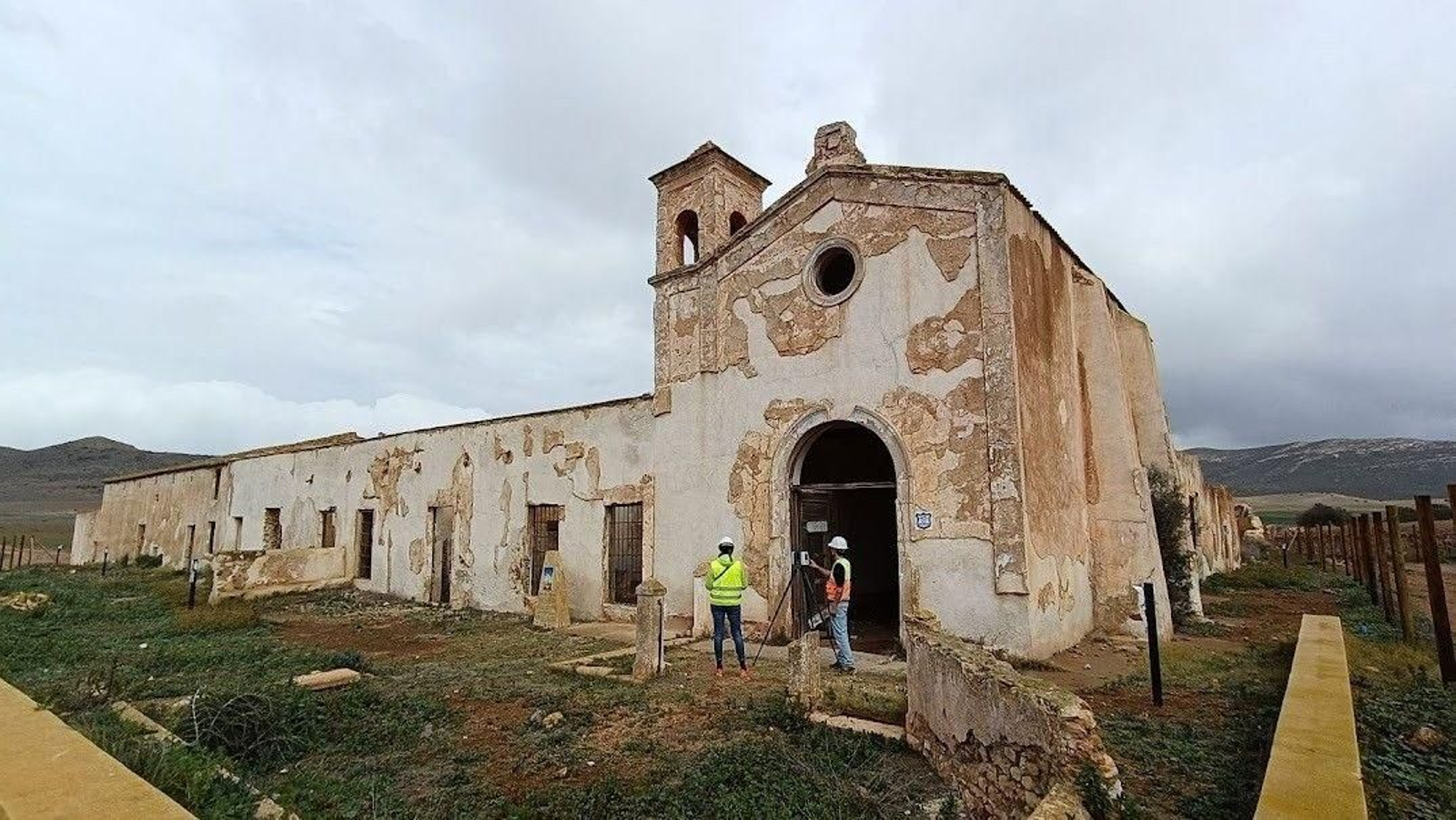 Primeros trabajos de análisis para el plan director del  Cortijo  del  Fraile , en Níjar.
