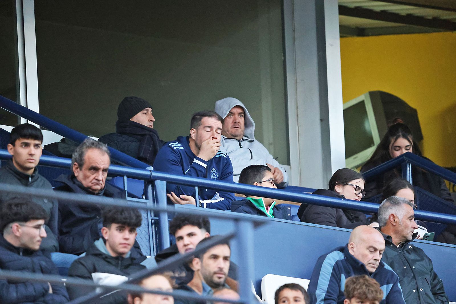 Búscate en las gradas del Nuevo Colombino en el Recreativo de Huelva-Atlético Sanluqueño