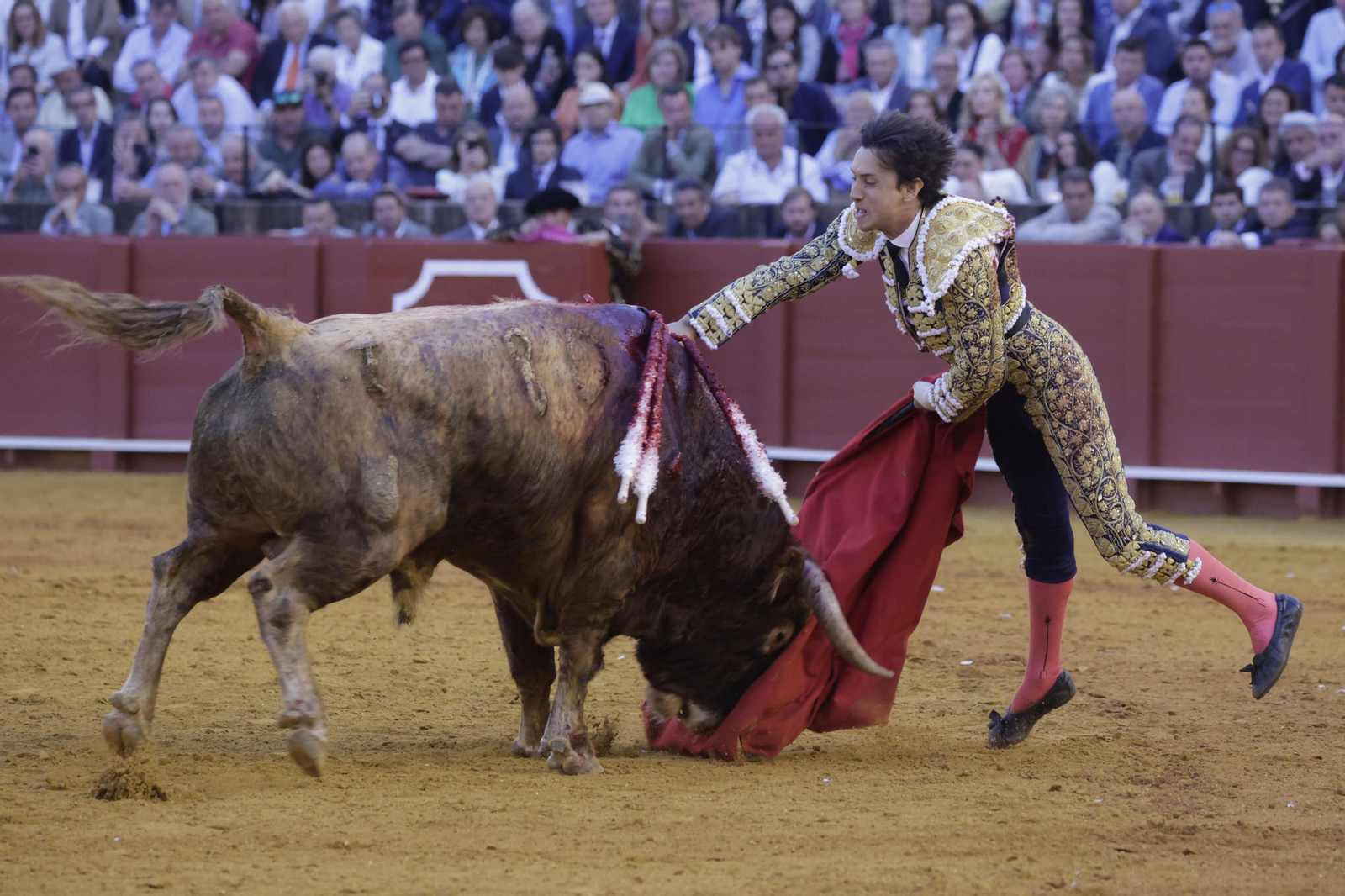 Las imágenes de la quinta corrida de abono en la Maestranza de Sevilla