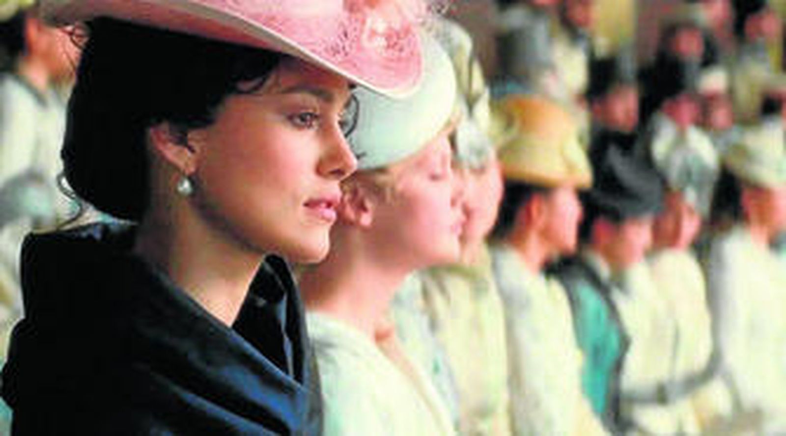 Keira Knightley, una actriz discreta frente a la inmensa heroína de Tolstoi.