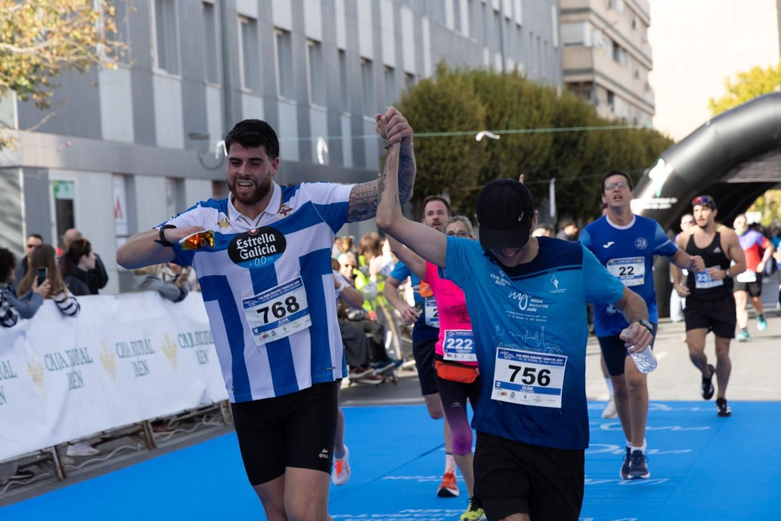 En imágenes: multitudinaria e histórica XXIX Media Maratón 'Ciudad de Jaén' y 10k en memoria de Paco Manzaneda