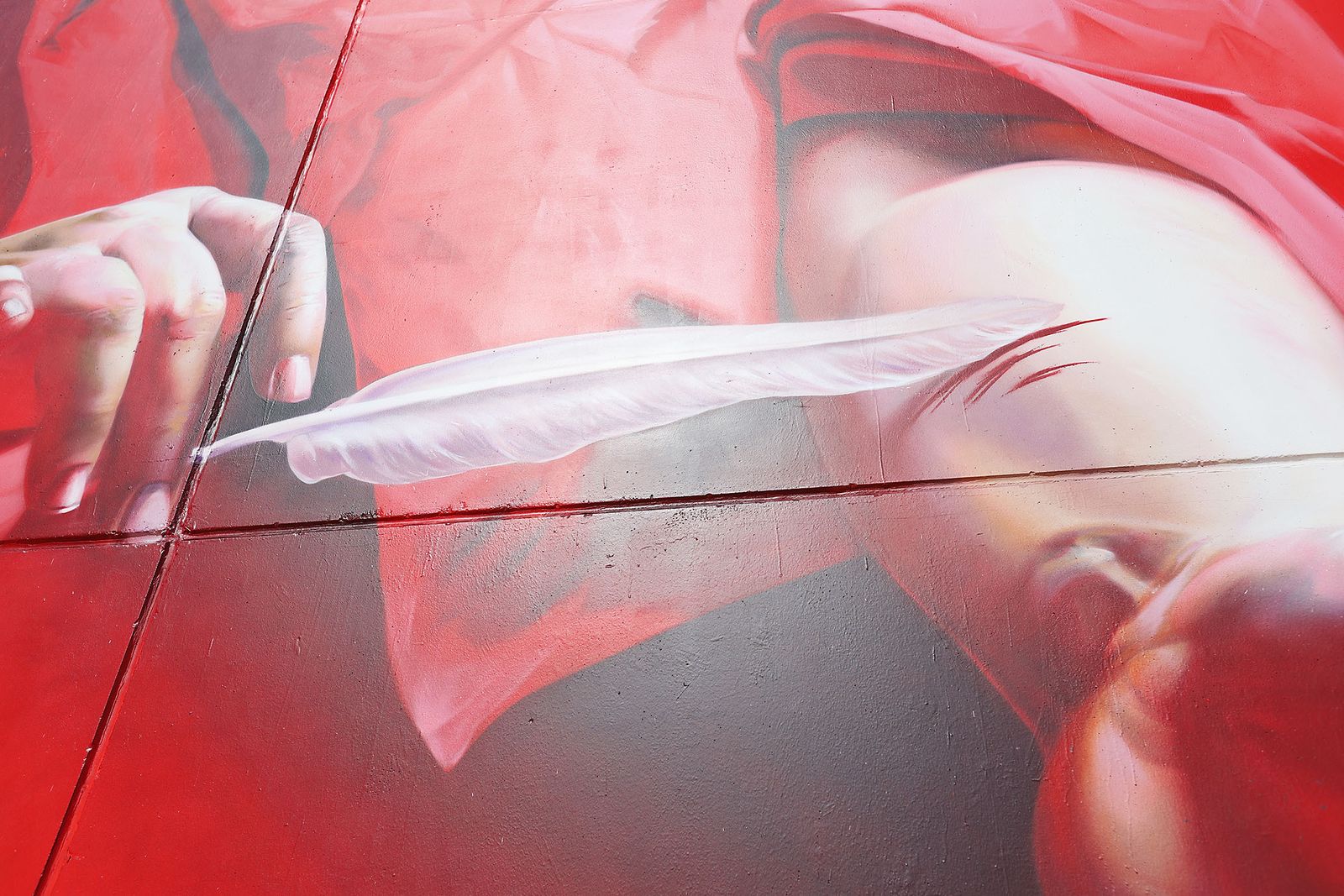 Imágenes del nuevo mural de Man O Matic en la Universidad de Huelva