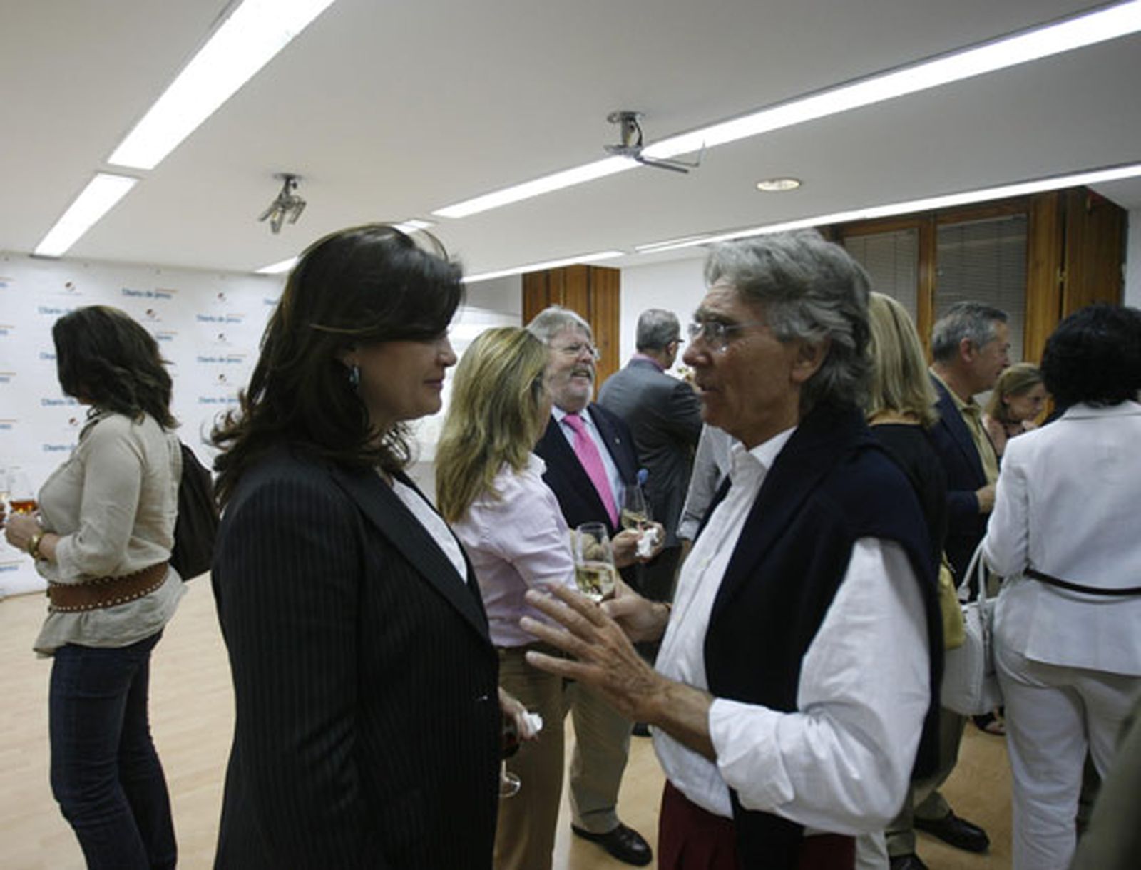 Asistentes a la presentación de la página web 'Gente de Jerez' en la sala ArteaDiario.

Foto: Pascual