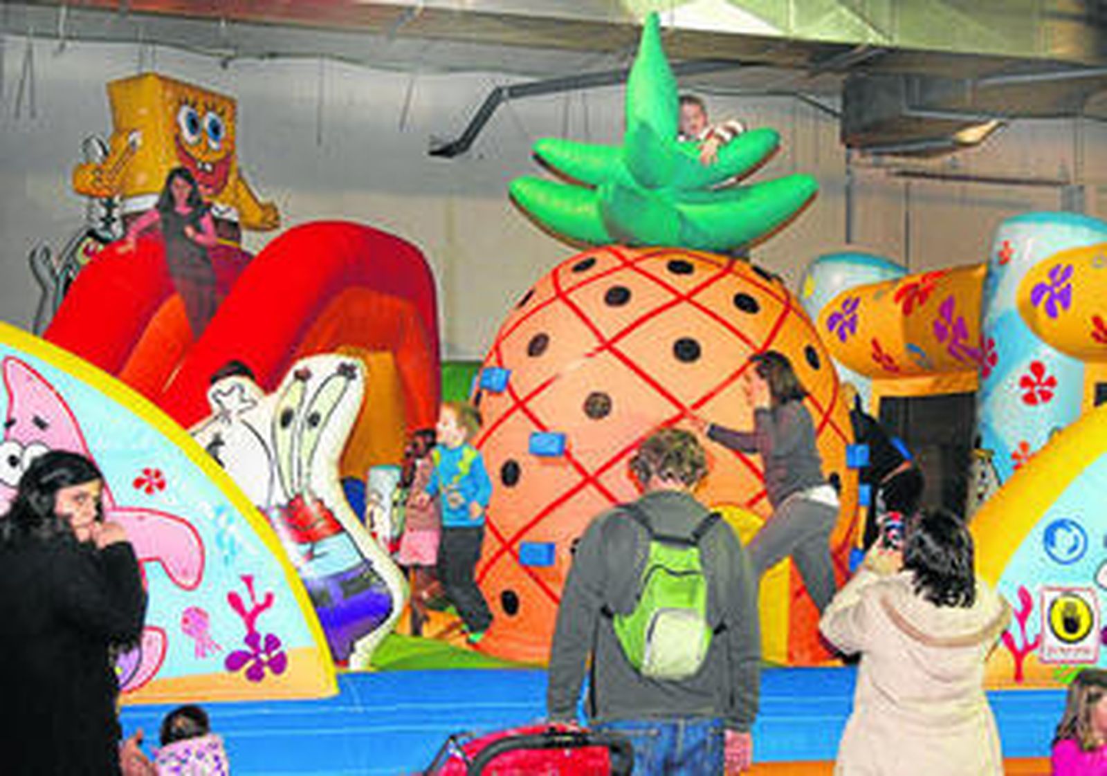 Una parte de la zona hinchable dedicada a Bob Esponja, en el centro de ocio infantil Navifun.