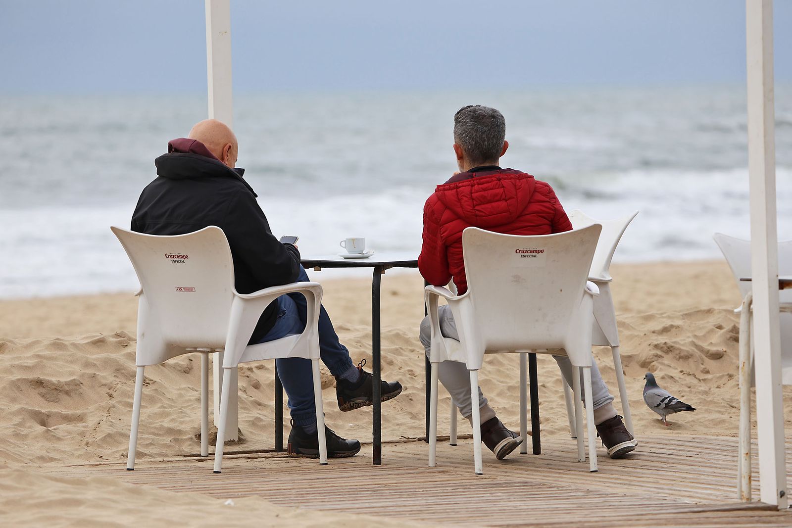 Las fotografías del primer día del años en las playas de Huelva