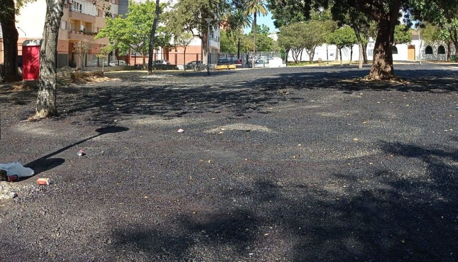 Ganemos Jerez lamenta el asfaltado de los parques.