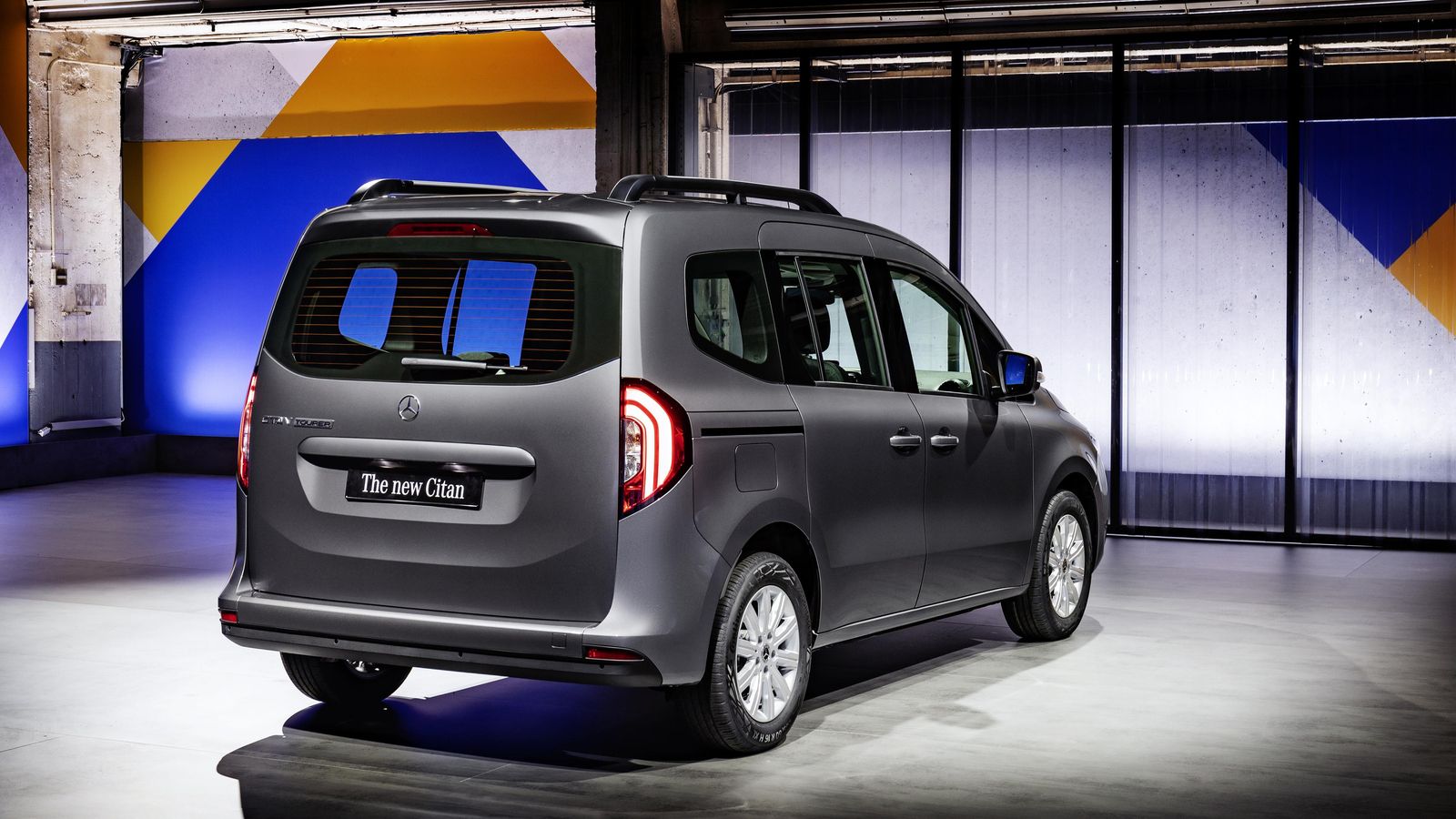 El acabado Pro se distingue por la incorporación de las llantas de aleación de 16".