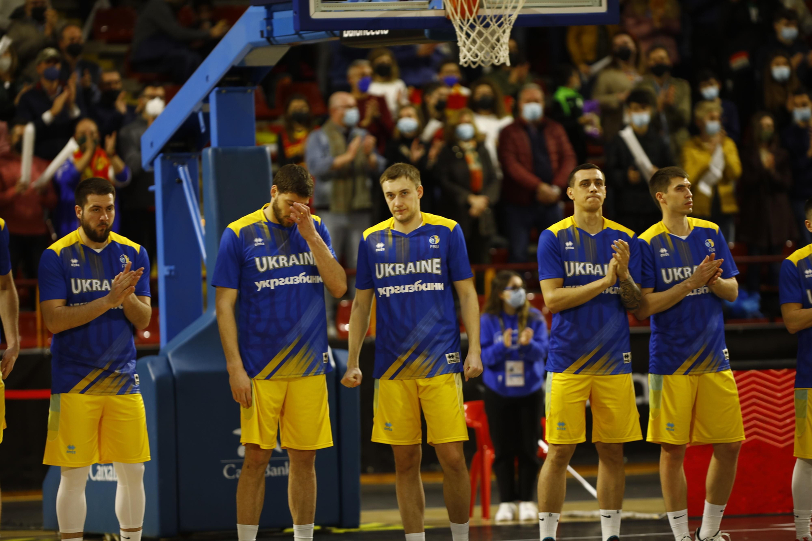 Las imágenes del emotivo encuentro entre España y Ucrania en Córdoba