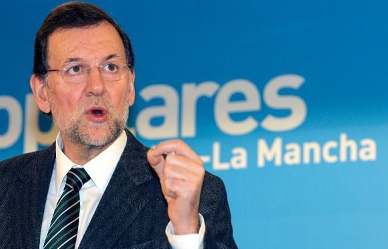 Rajoy: "No basta con las primarias en el PSOE, hay que anticipar las generales"