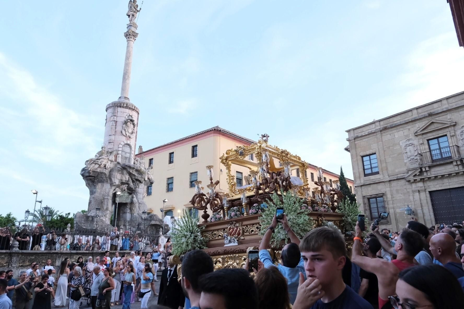 La procesión de la Virgen de Acá en Córdoba, en imágenes