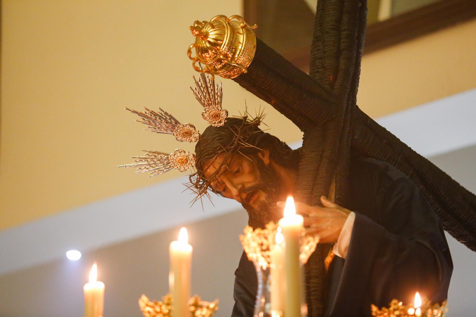 Fotos del vía crucis oficial del consejo local de Algeciras con las Tres Caídas