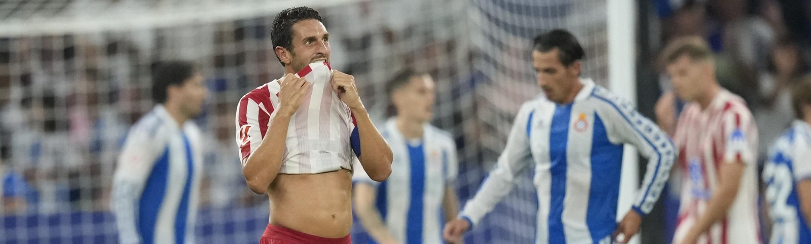 Koke se muerde la camiseta en los últimos minutos del Espanyol-Atlético de Madrid.