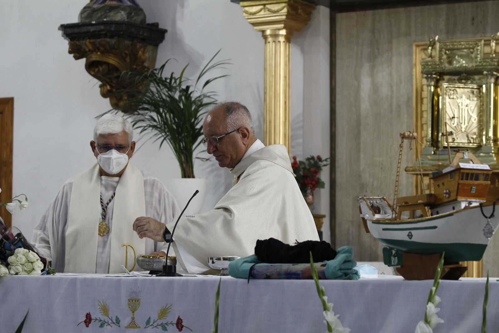 Fotogalería de la misa en honor a la Virgen del Carmen. Iglesia de San Roque. Almería