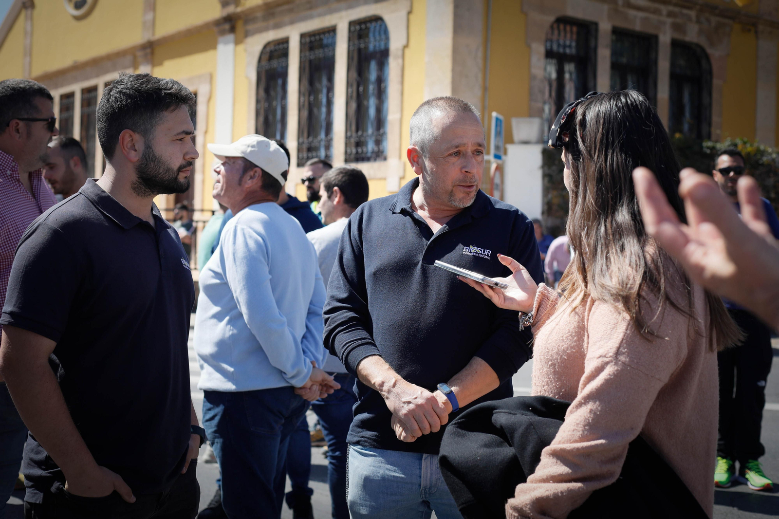 Los agricultores colapsan el puerto de Almería