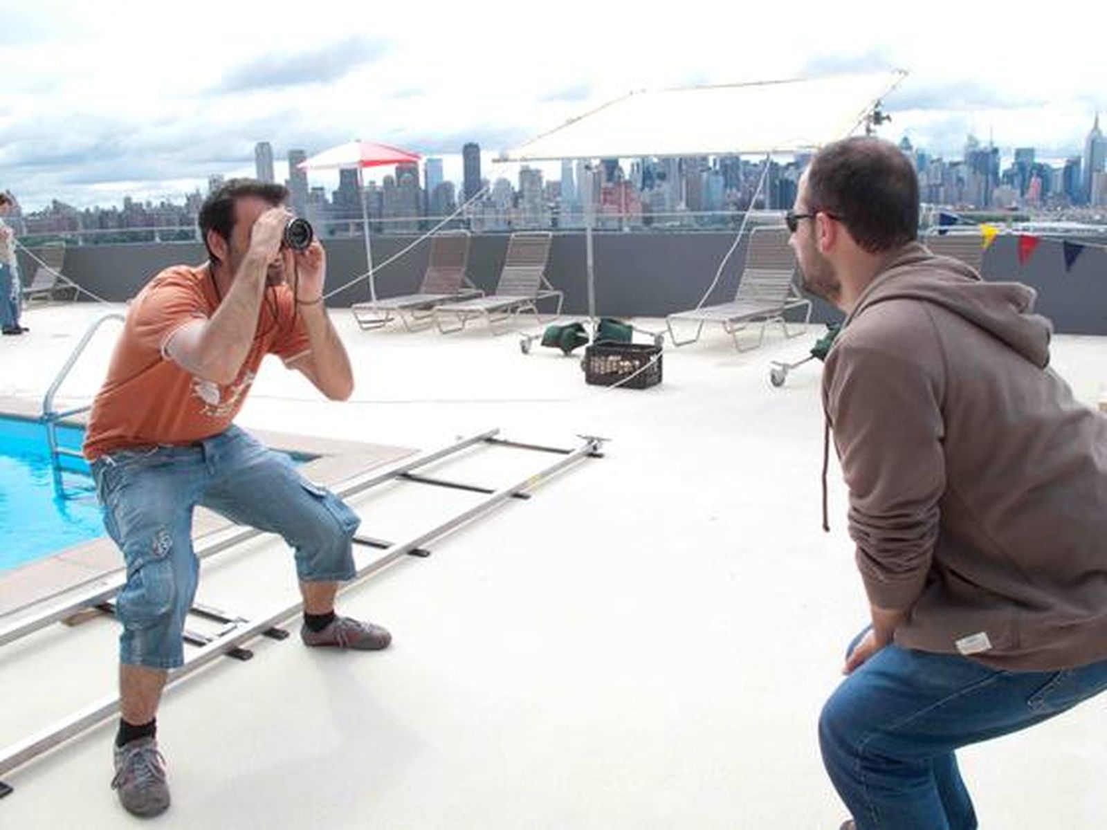 Imágenes del rodaje de 'Voltereta'en New Jersey, con vista al 'Skyline' de Manhattan. / J.D.