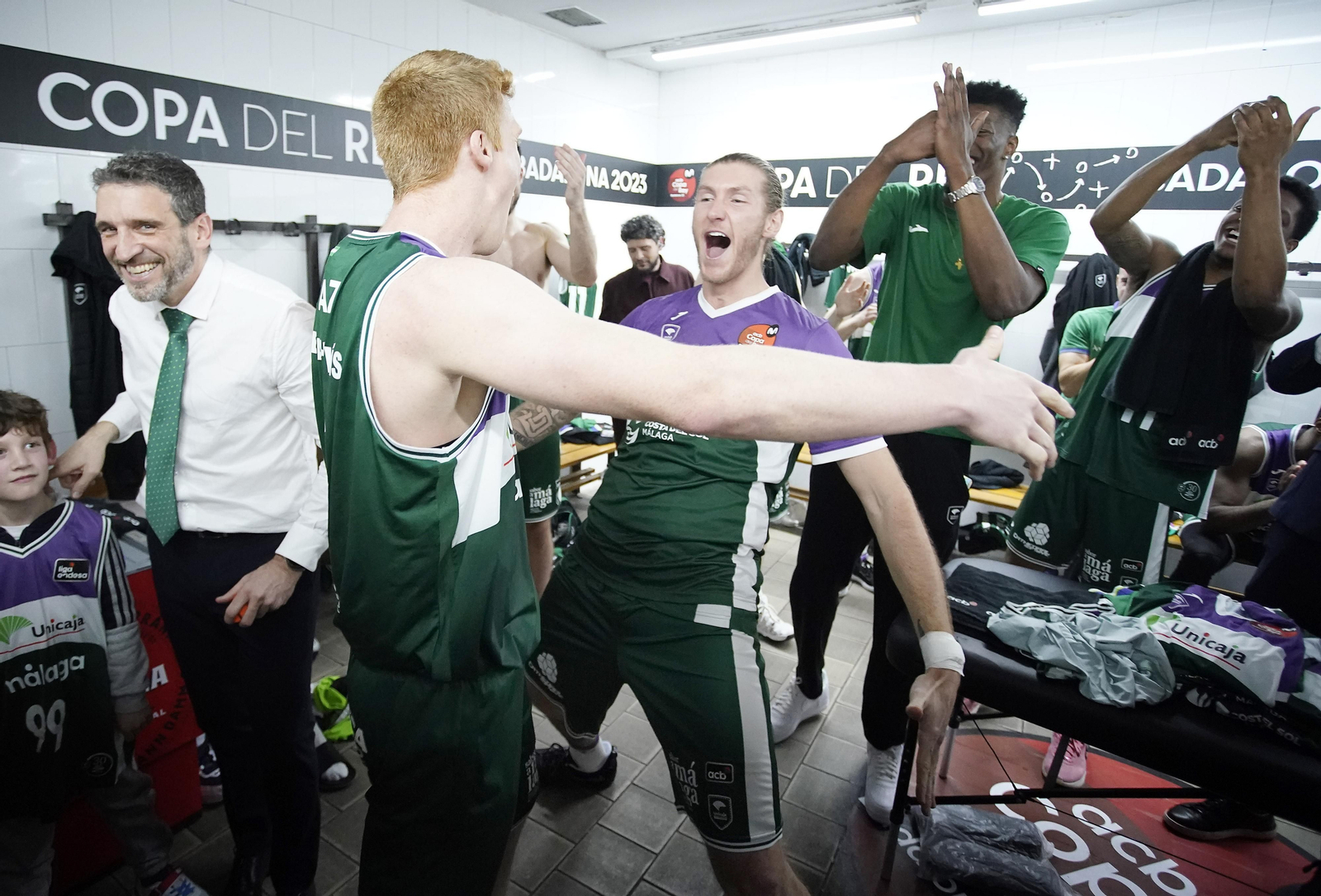 La plantilla del Unicaja celebra el pase a la final, en imágenes