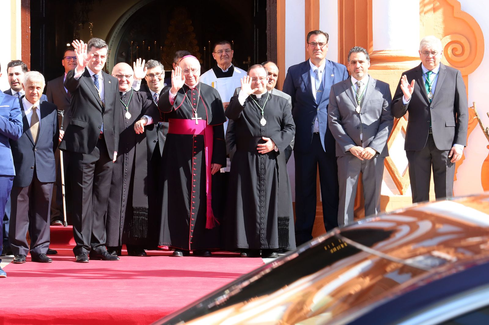 Imágenes de Don Felipe y Doña Letizia en su visita a la Virgen del Rocío