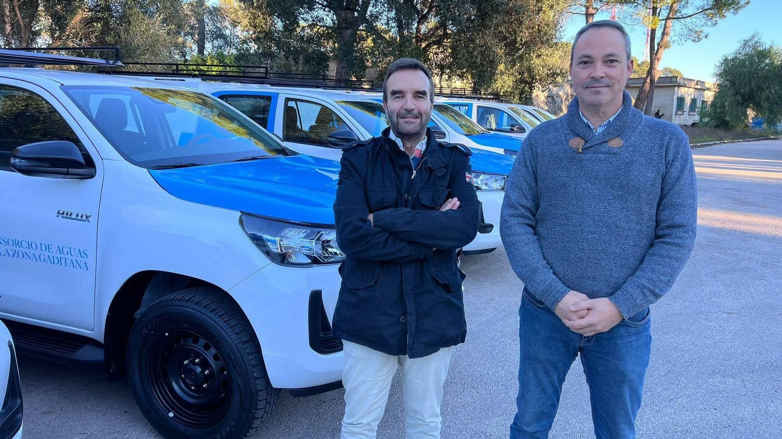 El presidente del CAZG, Andrés Díaz junto con los Todoterrenos