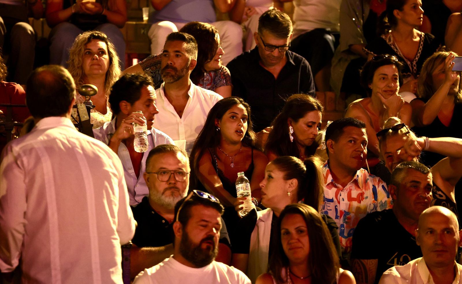 Búscate en el concierto de Hombres G