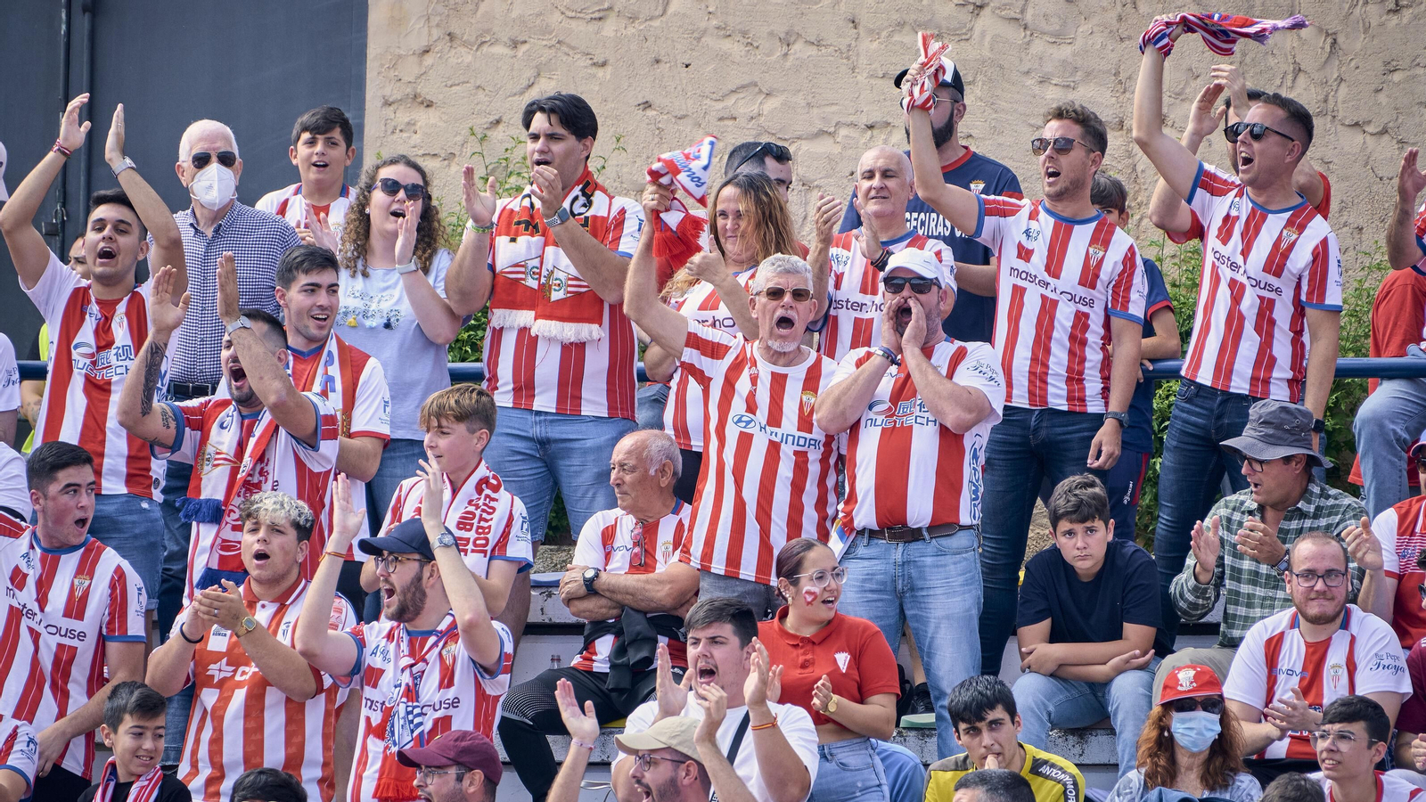 Las fotos de la afición del Algeciras en San Fernando
