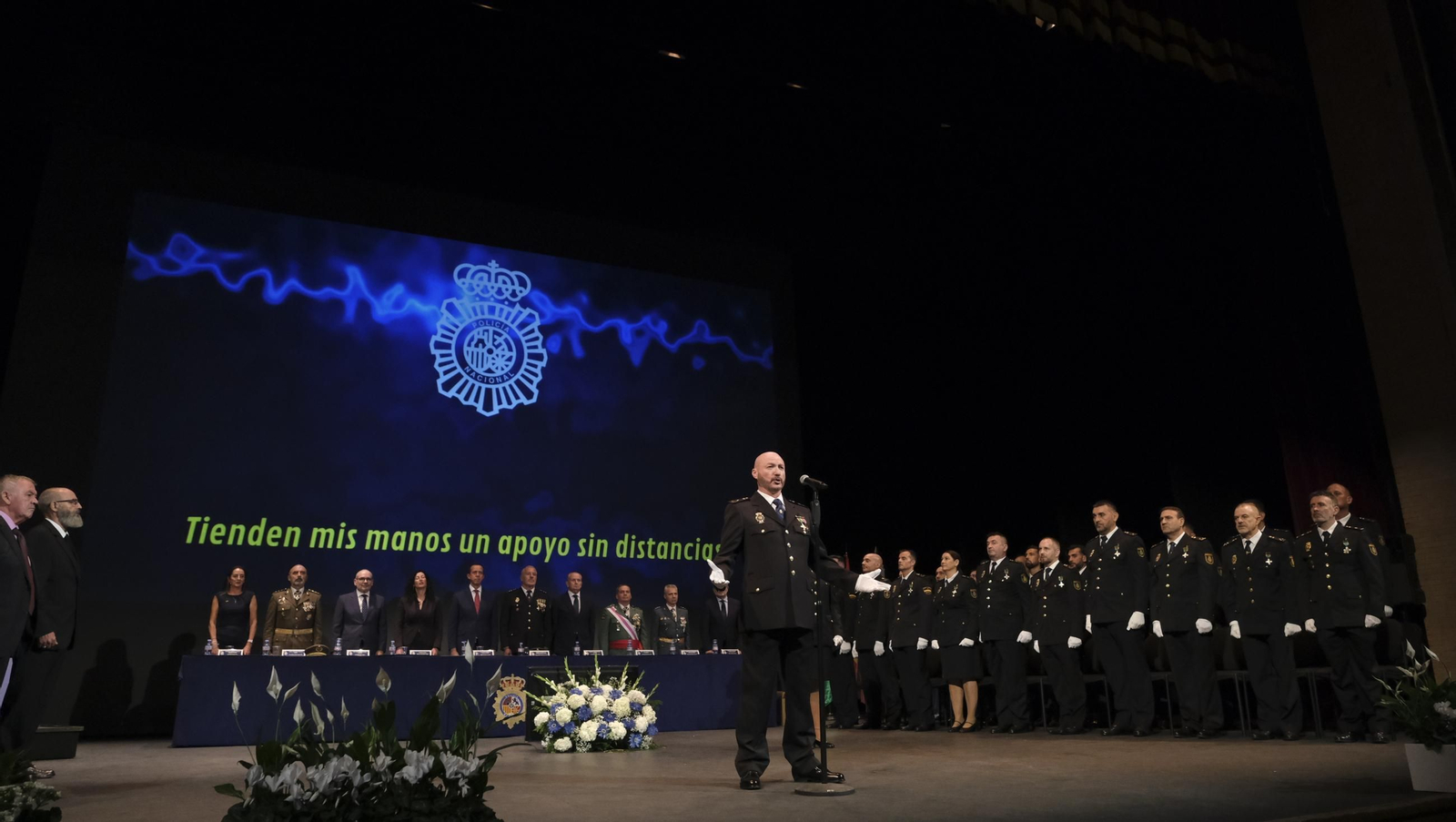 Así ha sido la celebración del Día de la Policía Nacional de Almería en el Maestro Padilla, en imágenes