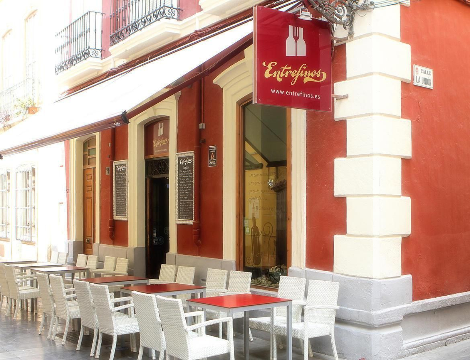 Esencias y profesionalidad: Entrefinos