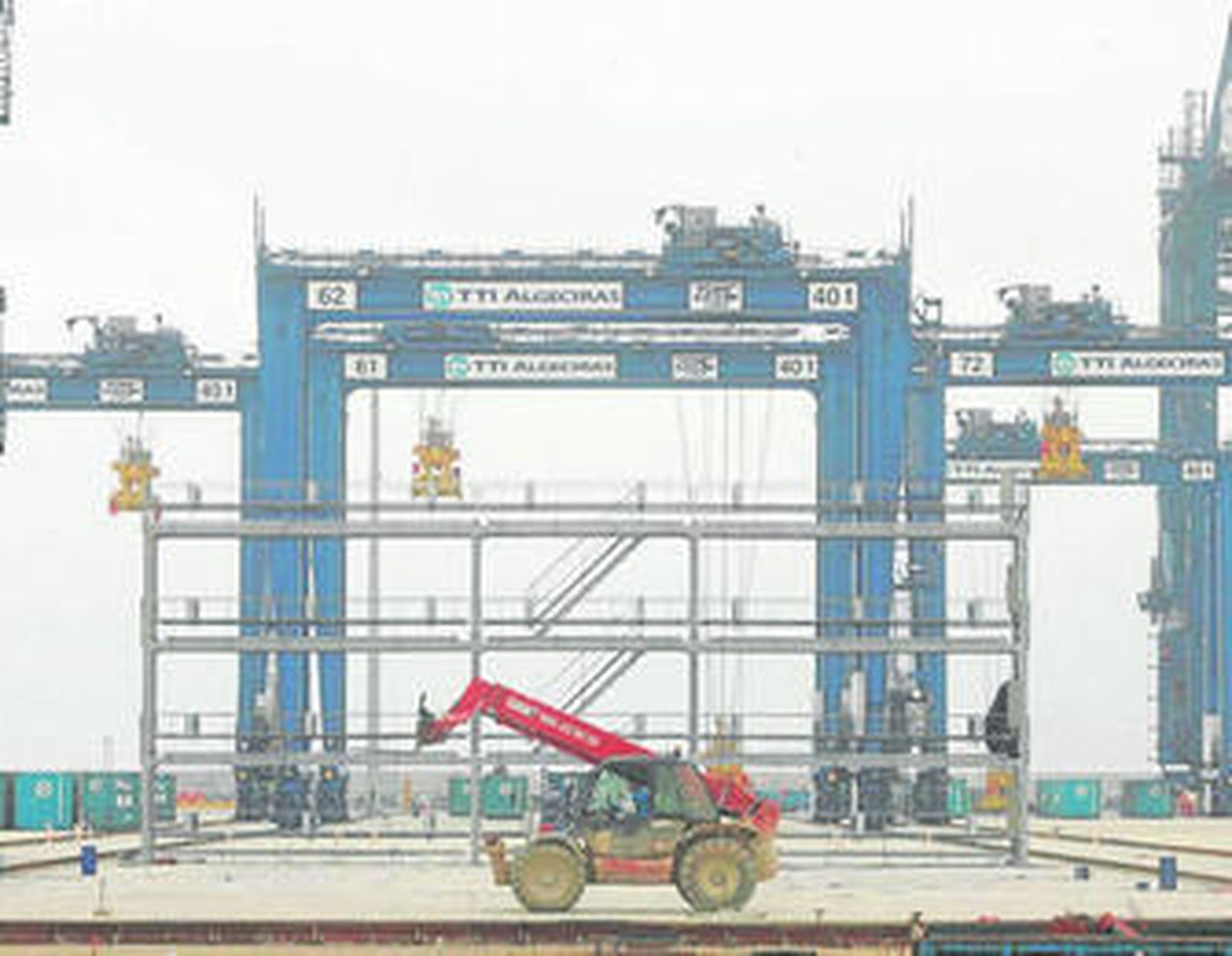 Imagen de las grúas de TTIA, en una foto de archivo.