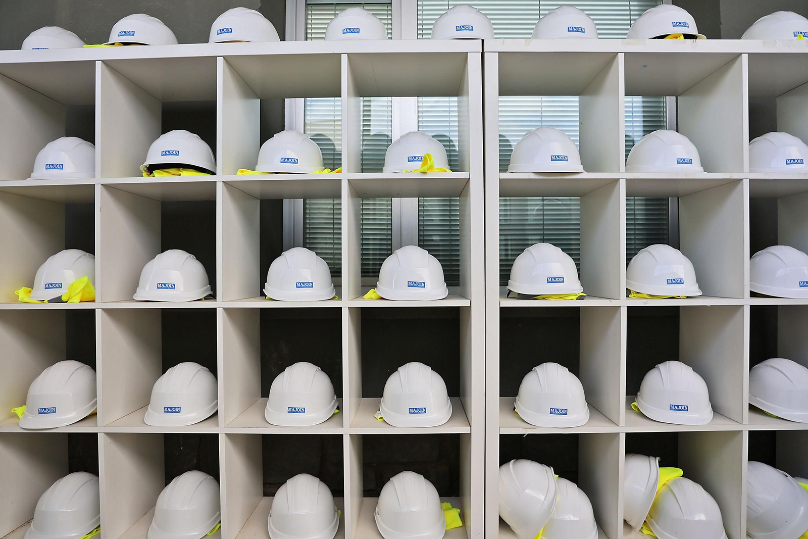 Imágenes de la visita a las obras de la Ciudad Deportiva de Huelva