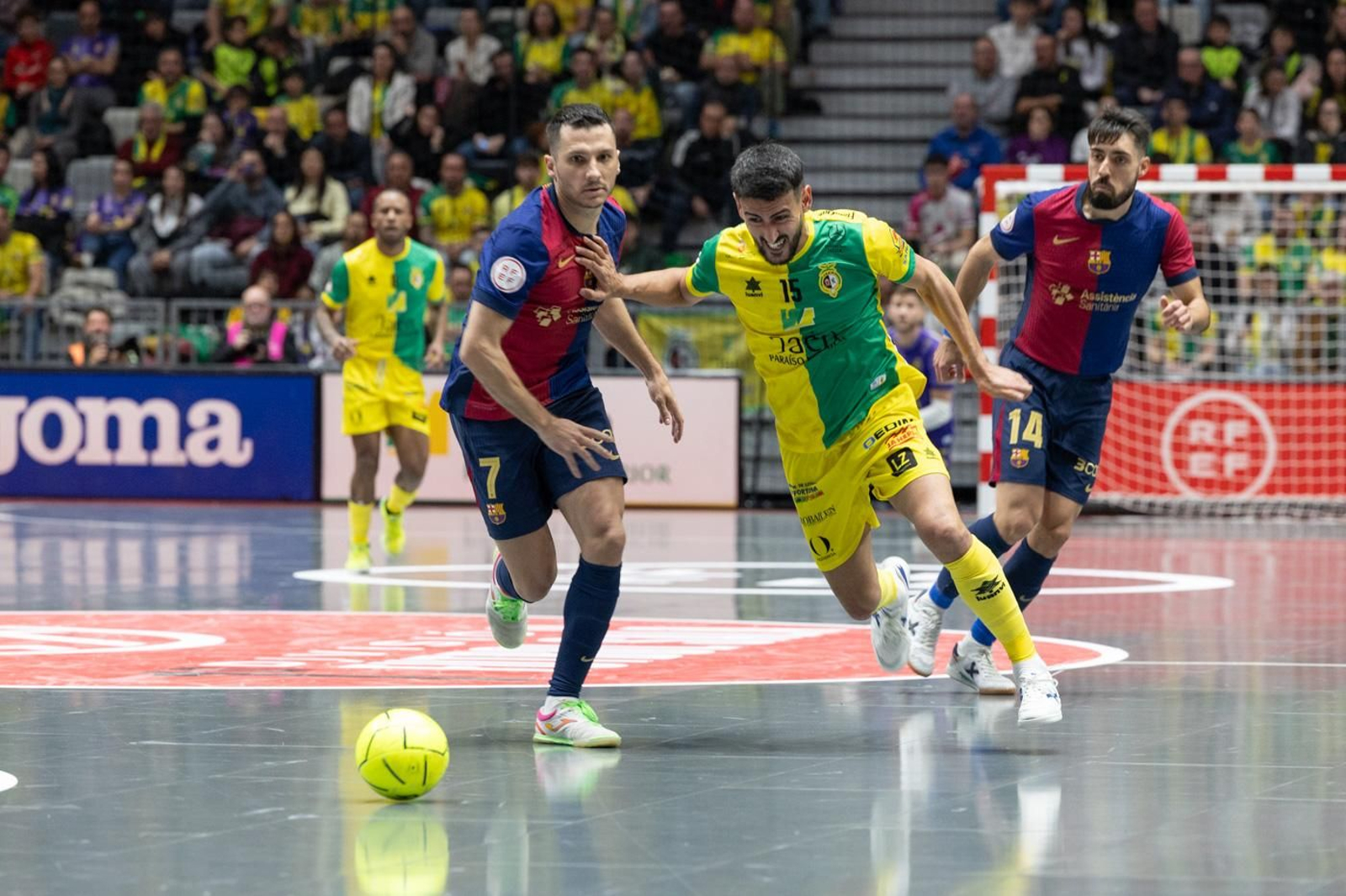 El éxtasis de la victoria copera del Jaén Paraíso Interior FS sobre el Barça, en imágenes