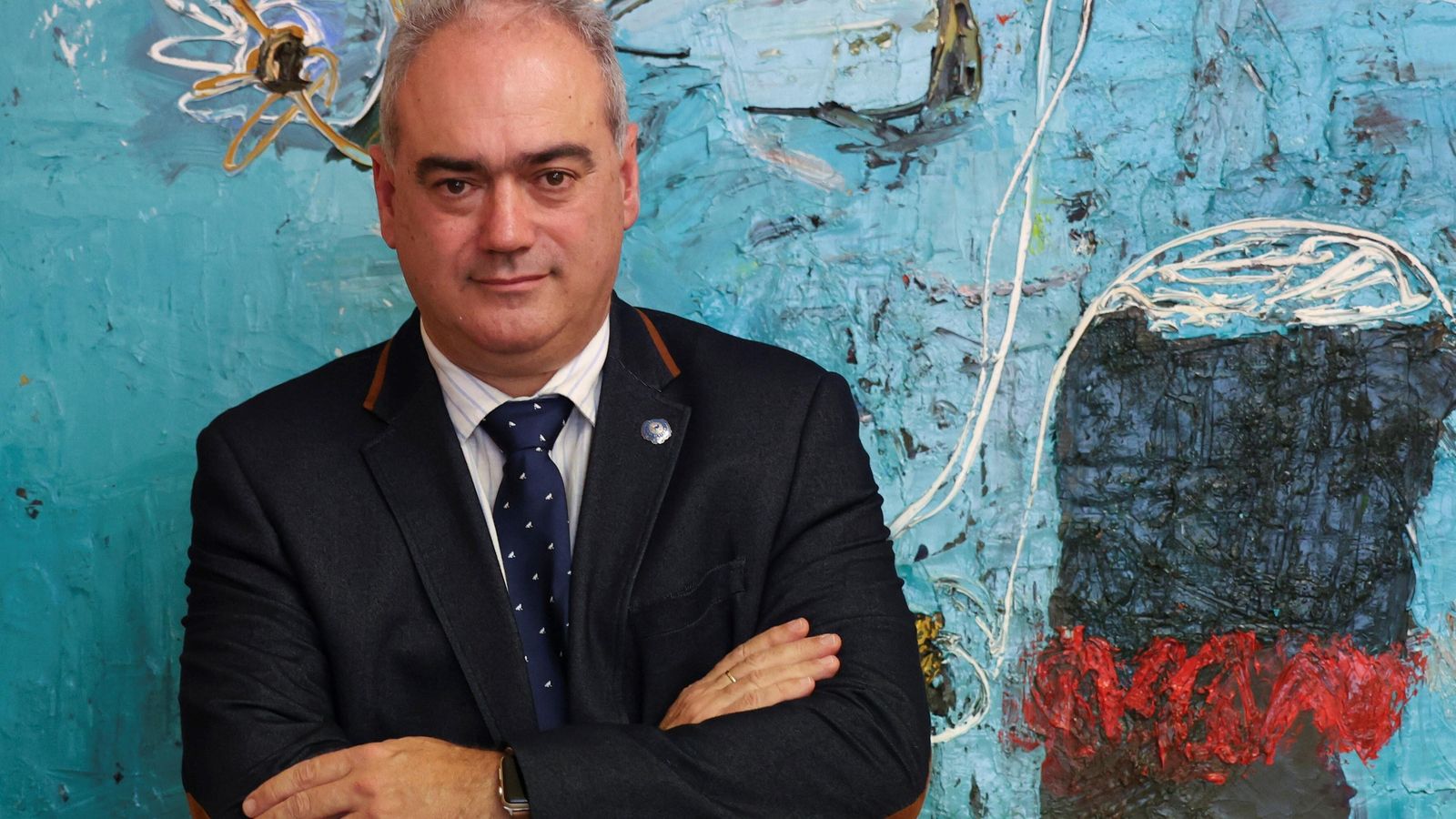 El nuevo vicerrector de Infraestructuras y Sostenibilidad posa en su despacho. El nuevo vicerrector de Infraestructuras y Sostenibilidad posa en su despacho.