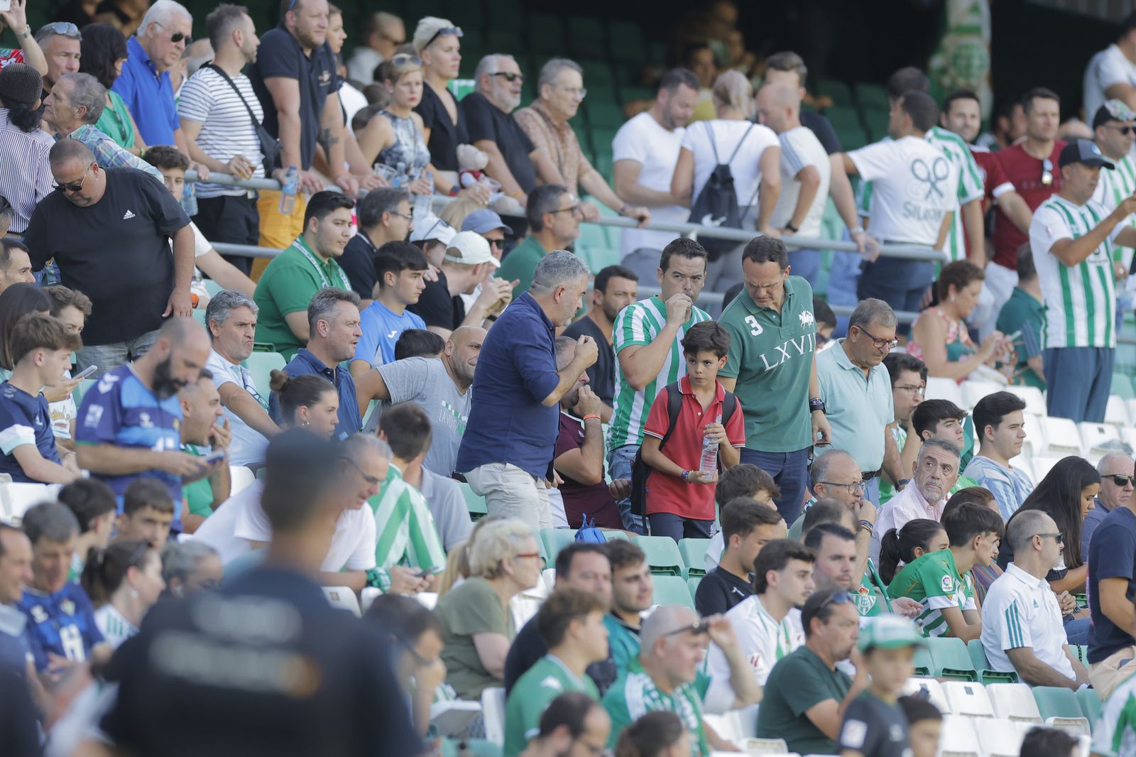 Búscate en la fotos del Betis-Sparta