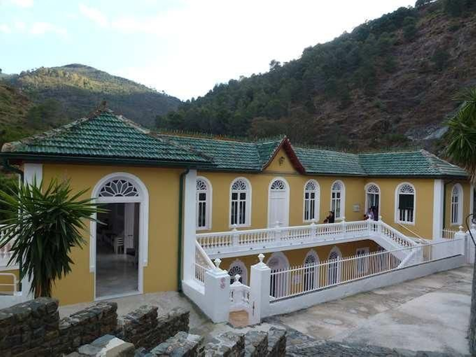 El Balneario de Fuente Amargosa fue reabierto en 2022. El Balneario de Fuente Amargosa fue reabierto en 2022.