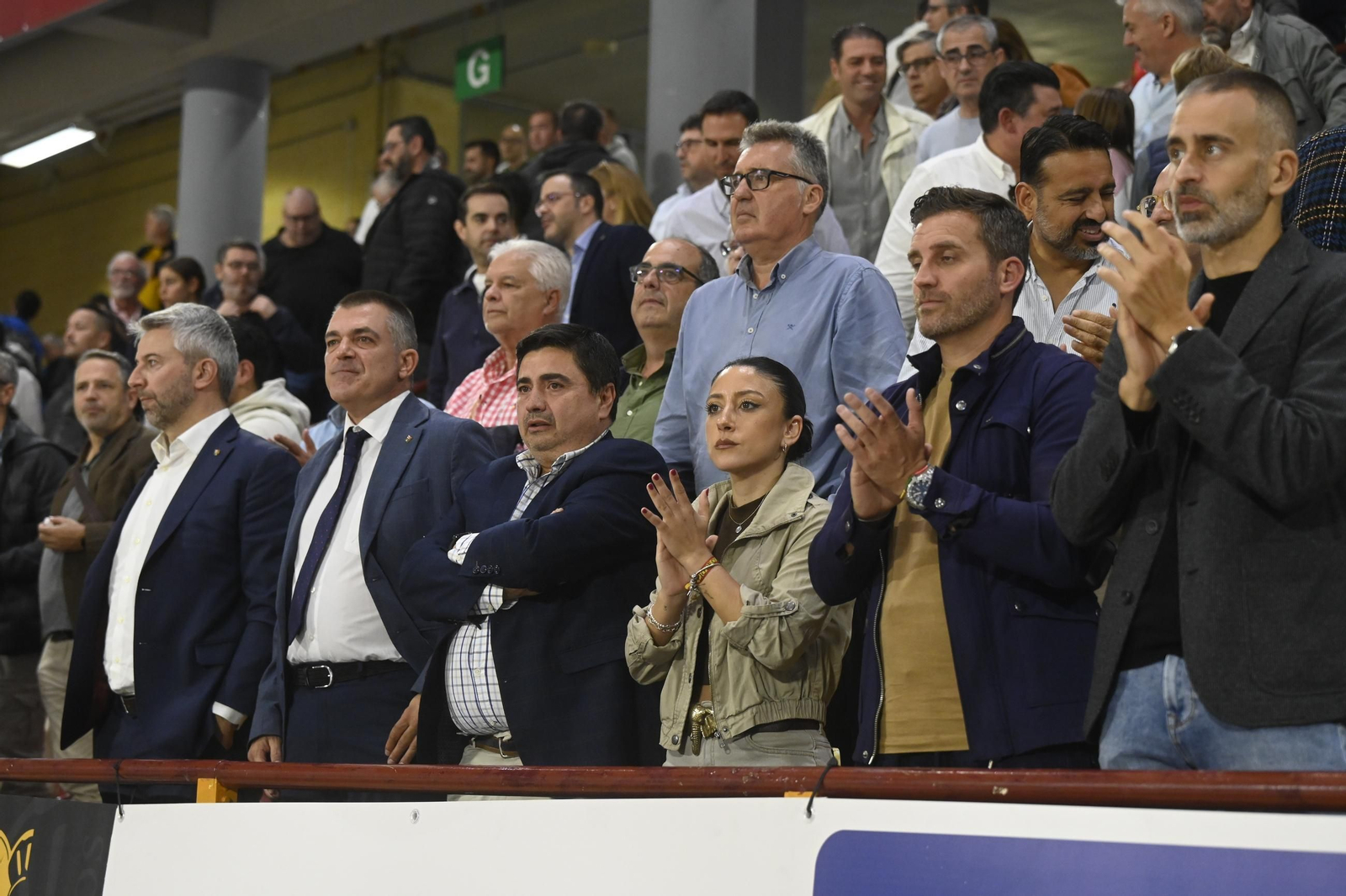 Las mejores fotos del ambiente en Vista Alegre para el Córdoba Futsal - Barça
