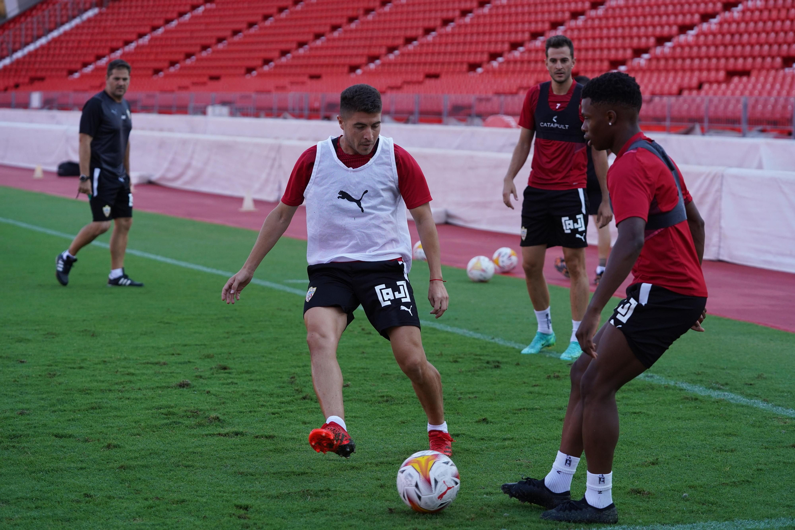 Ramazani, con Portillo en un lance de un entrenamiento